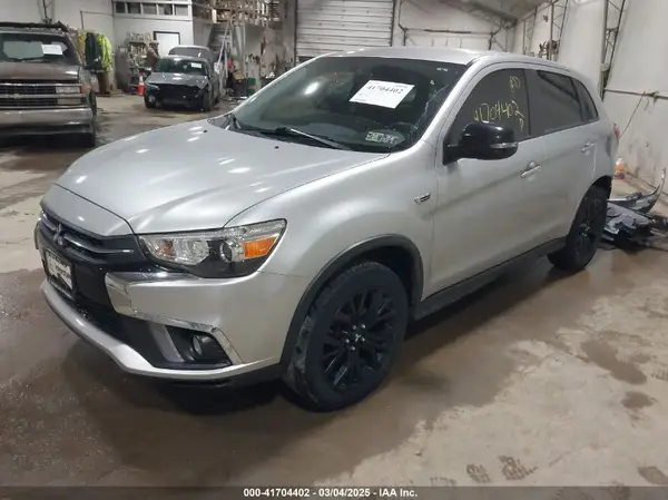 JA4AR3AU7KU022483 2019 MITSUBISHI OUTLANDER - Image 2