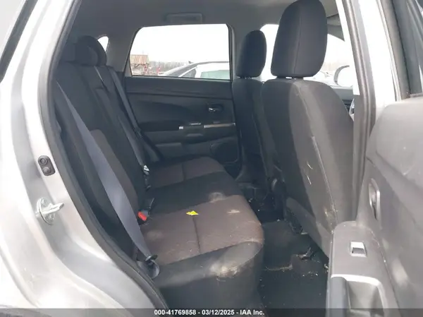 JA4AR3AU7KU024461 2019 MITSUBISHI OUTLANDER - Image 8
