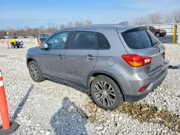 JA4AR3AU7KU033659 2019 MITSUBISHI OUTLANDER - Image 2