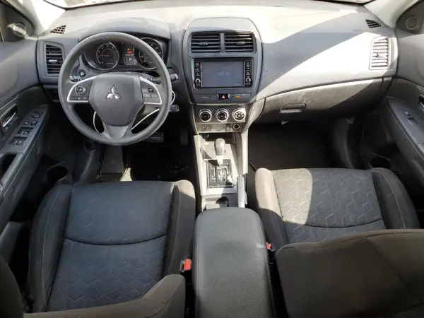 JA4AR3AU7LU014031 2020 MITSUBISHI OUTLANDER - Image 8