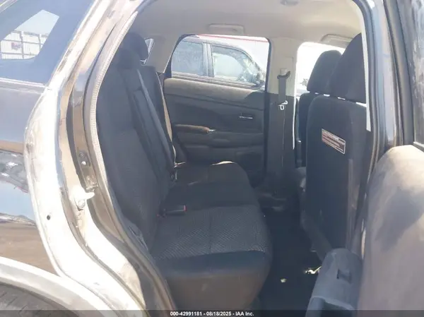 JA4AR3AU8GZ027606 2016 MITSUBISHI OUTLANDER - Image 8