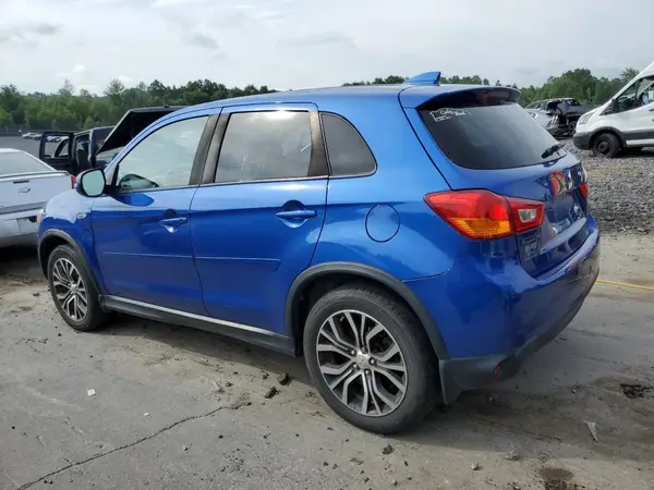 JA4AR3AU8HZ000407 2017 MITSUBISHI OUTLANDER - Image 2