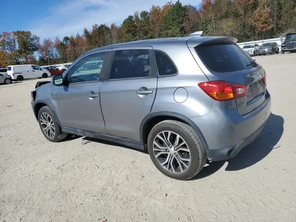 JA4AR3AU8HZ004828 2017 MITSUBISHI OUTLANDER - Image 2
