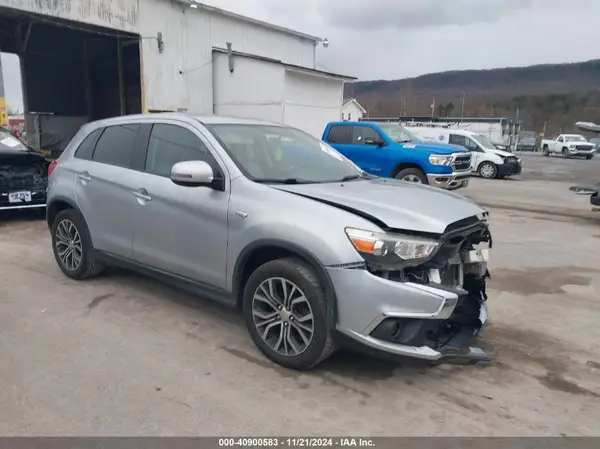 JA4AR3AU8HZ009267 2017 MITSUBISHI OUTLANDER - Image 1