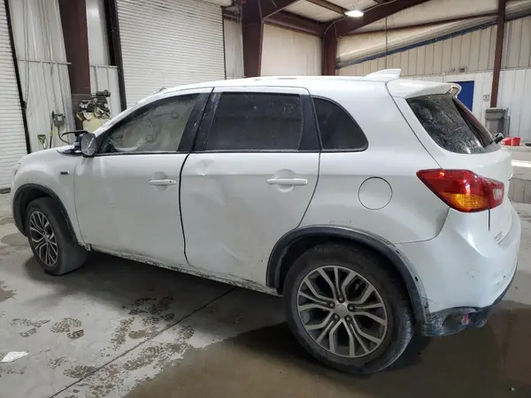 JA4AR3AU8HZ010595 2017 MITSUBISHI OUTLANDER - Image 2
