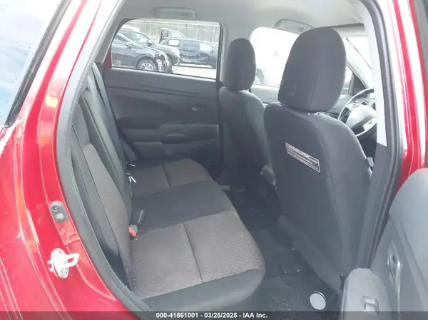 JA4AR3AU8HZ015974 2017 MITSUBISHI OUTLANDER - Image 8