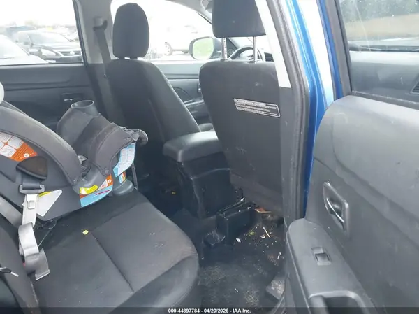 JA4AR3AU8HZ021113 2017 MITSUBISHI OUTLANDER - Image 8