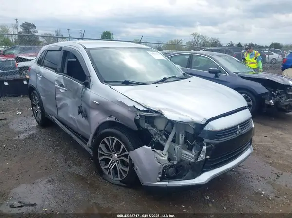 JA4AR3AU8HZ023640 2017 MITSUBISHI OUTLANDER - Image 1