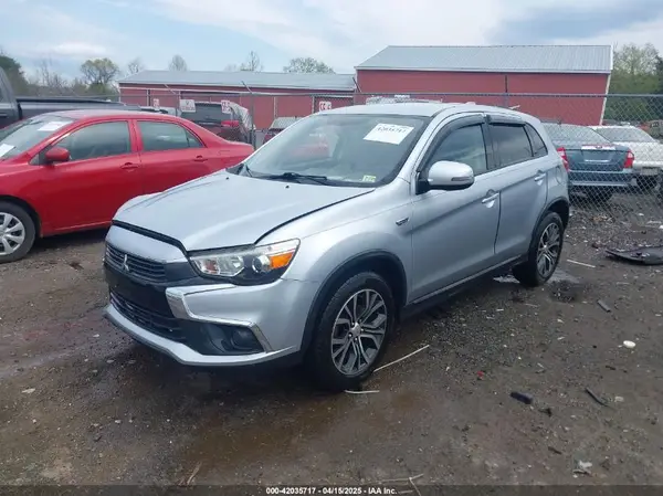 JA4AR3AU8HZ023640 2017 MITSUBISHI OUTLANDER - Image 2