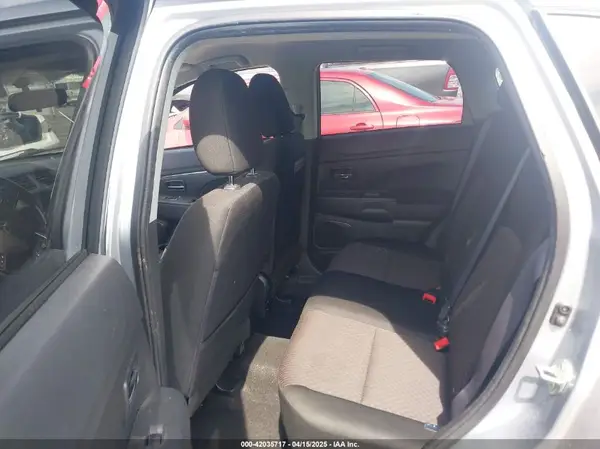 JA4AR3AU8HZ023640 2017 MITSUBISHI OUTLANDER - Image 8