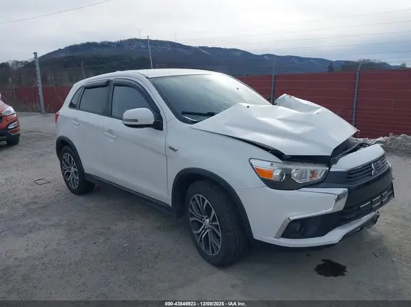 JA4AR3AU8HZ024478 2017 MITSUBISHI OUTLANDER - Image 1