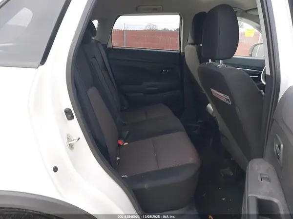 JA4AR3AU8HZ024478 2017 MITSUBISHI OUTLANDER - Image 8