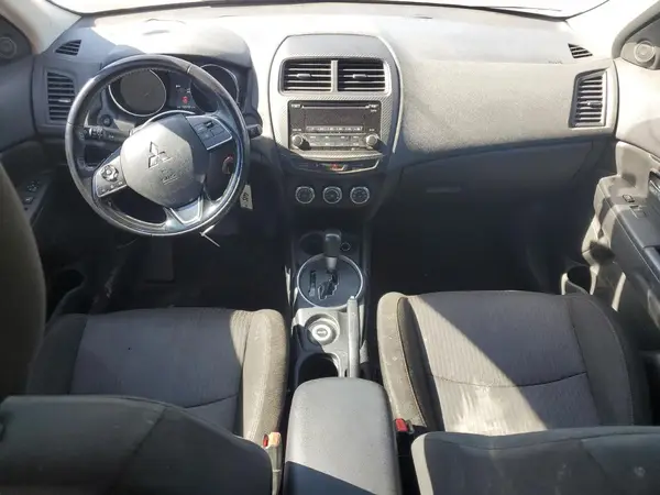JA4AR3AU8HZ032628 2017 MITSUBISHI OUTLANDER - Image 8