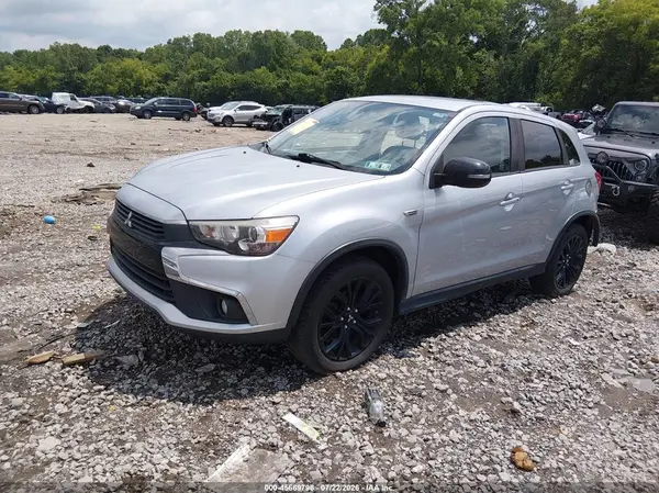 JA4AR3AU8HZ039000 2017 MITSUBISHI OUTLANDER - Image 2