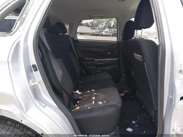 JA4AR3AU8HZ039000 2017 MITSUBISHI OUTLANDER - Image 8
