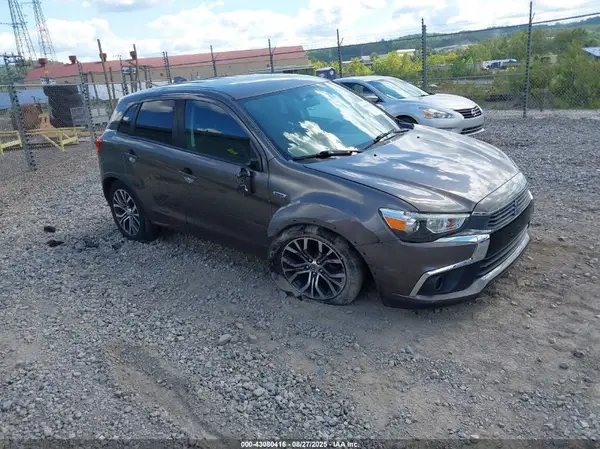 JA4AR3AU8HZ040471 2017 MITSUBISHI OUTLANDER - Image 1