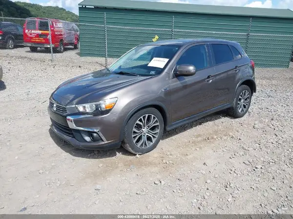 JA4AR3AU8HZ040471 2017 MITSUBISHI OUTLANDER - Image 2