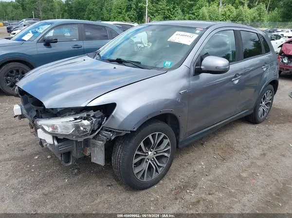 JA4AR3AU8HZ041975 2017 MITSUBISHI OUTLANDER - Image 2