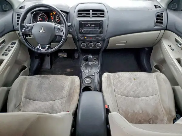 JA4AR3AU8HZ054502 2017 MITSUBISHI OUTLANDER - Image 8