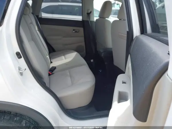 JA4AR3AU8HZ055584 2017 MITSUBISHI OUTLANDER - Image 8