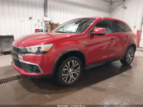 JA4AR3AU8HZ063314 2017 MITSUBISHI OUTLANDER - Image 2