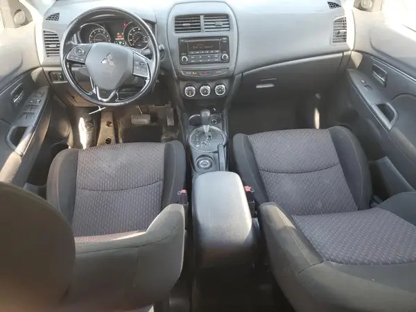 JA4AR3AU8HZ066990 2017 MITSUBISHI OUTLANDER - Image 8