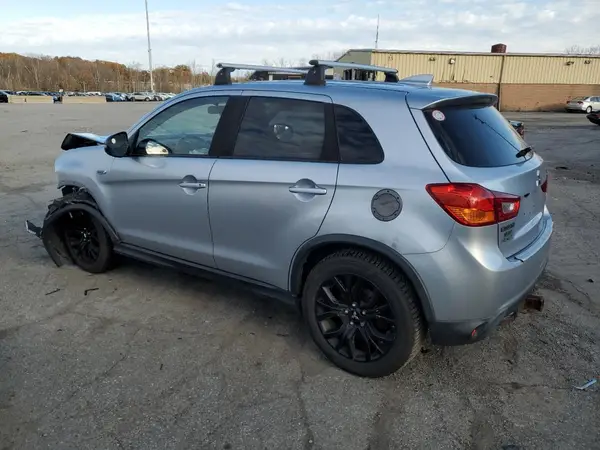 JA4AR3AU8HZ068092 2017 MITSUBISHI OUTLANDER - Image 2