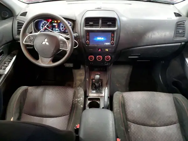 JA4AR3AU8JU000457 2018 MITSUBISHI OUTLANDER - Image 8