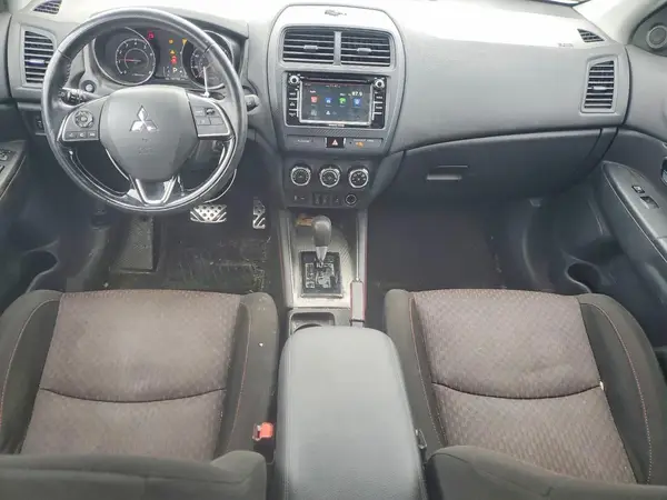 JA4AR3AU8JU006677 2018 MITSUBISHI OUTLANDER - Image 8