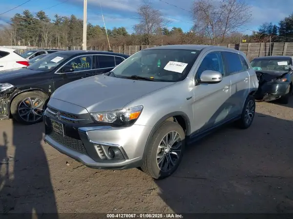 JA4AR3AU8JU006789 2018 MITSUBISHI OUTLANDER - Image 2