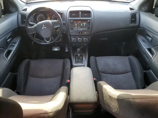 JA4AR3AU8JU008848 2018 MITSUBISHI OUTLANDER - Image 8