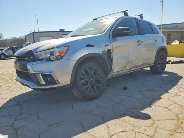 JA4AR3AU8JU010907 2018 MITSUBISHI OUTLANDER - Image 1