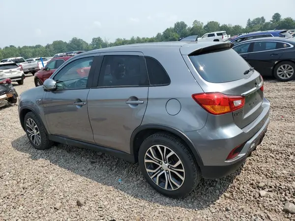 JA4AR3AU8JU016142 2018 MITSUBISHI OUTLANDER - Image 2