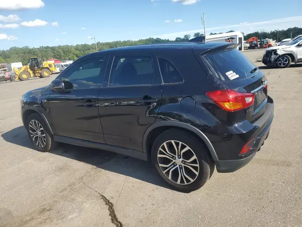 JA4AR3AU8JU016707 2018 MITSUBISHI OUTLANDER - Image 2
