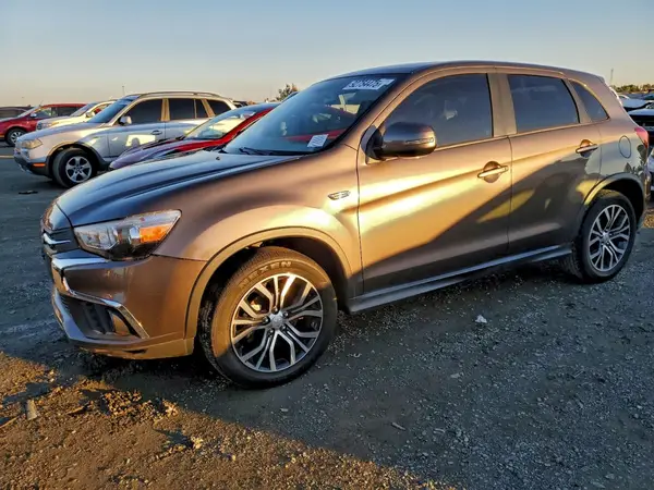 JA4AR3AU8JU018182 2018 MITSUBISHI OUTLANDER - Image 1