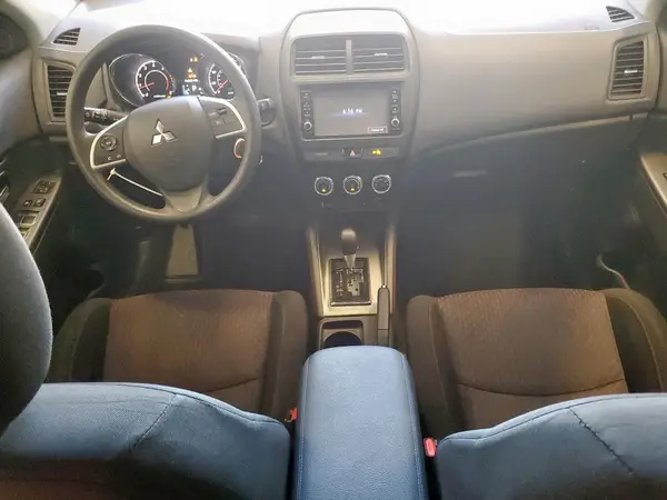 JA4AR3AU8JU025116 2018 MITSUBISHI OUTLANDER - Image 8