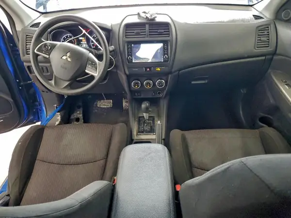 JA4AR3AU8KU001710 2019 MITSUBISHI OUTLANDER - Image 8