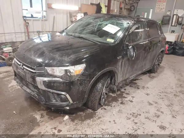 JA4AR3AU8KU005059 2019 MITSUBISHI OUTLANDER - Image 2
