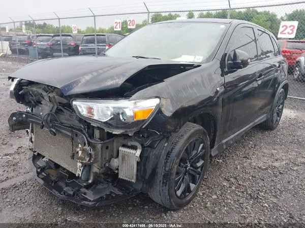 JA4AR3AU8KU009256 2019 MITSUBISHI OUTLANDER - Image 2