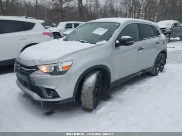 JA4AR3AU8KU014439 2019 MITSUBISHI OUTLANDER - Image 2