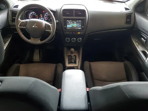 JA4AR3AU8KU014828 2019 MITSUBISHI OUTLANDER - Image 8