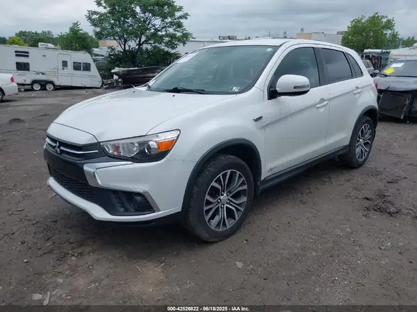 JA4AR3AU8KU016045 2019 MITSUBISHI OUTLANDER - Image 2