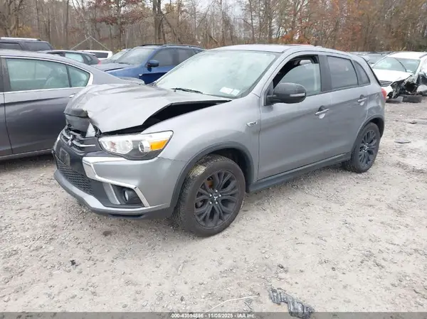JA4AR3AU8KU017048 2019 MITSUBISHI OUTLANDER - Image 2