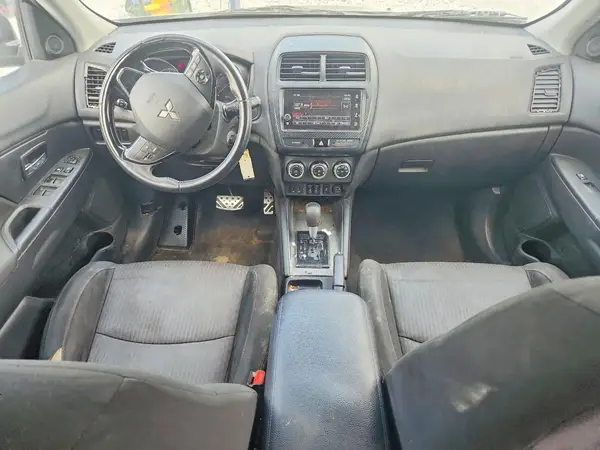 JA4AR3AU8KU018930 2019 MITSUBISHI OUTLANDER - Image 8