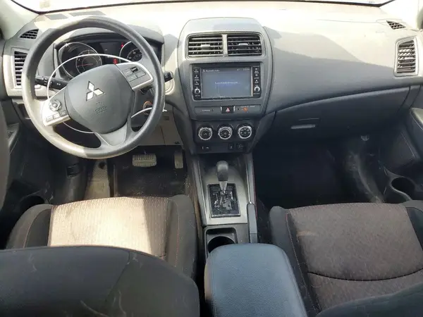 JA4AR3AU8KU019057 2019 MITSUBISHI OUTLANDER - Image 8