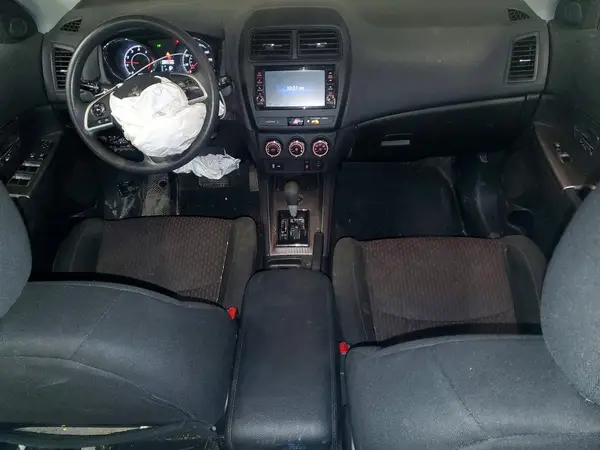 JA4AR3AU8KU022153 2019 MITSUBISHI OUTLANDER - Image 8