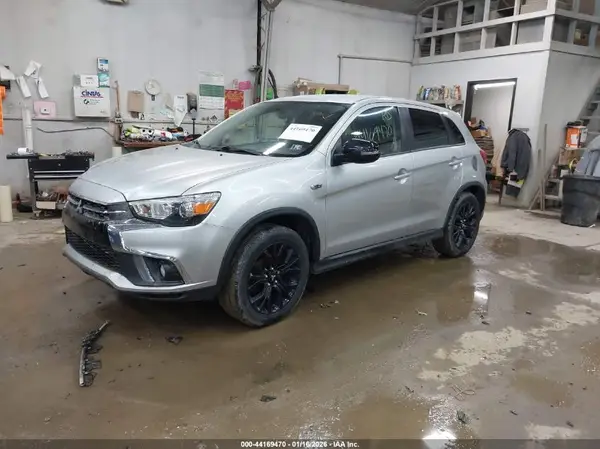 JA4AR3AU8KU022377 2019 MITSUBISHI OUTLANDER - Image 2