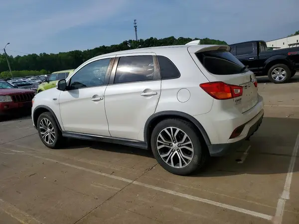 JA4AR3AU8KU026123 2019 MITSUBISHI OUTLANDER - Image 2