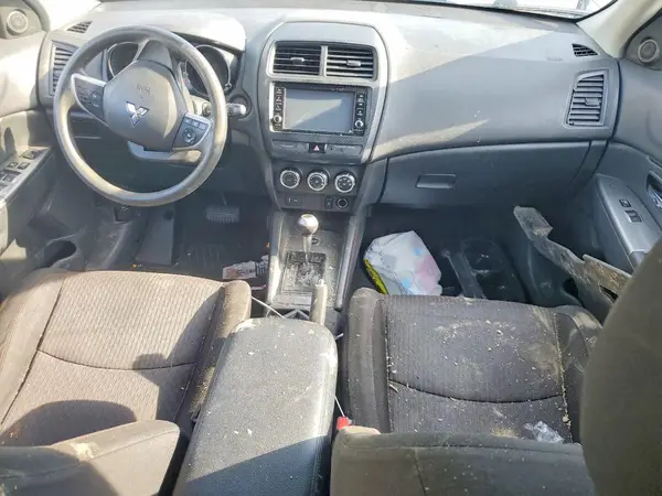 JA4AR3AU8KU030396 2019 MITSUBISHI OUTLANDER - Image 8