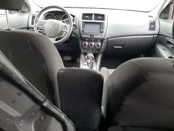 JA4AR3AU8LU004902 2020 MITSUBISHI OUTLANDER - Image 8